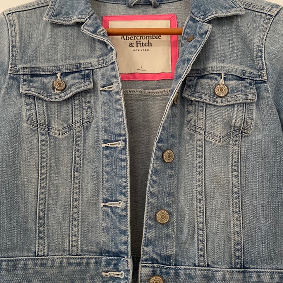 EUC Abercrombie and Fitch Jean Jacket - Picture 2 of 8